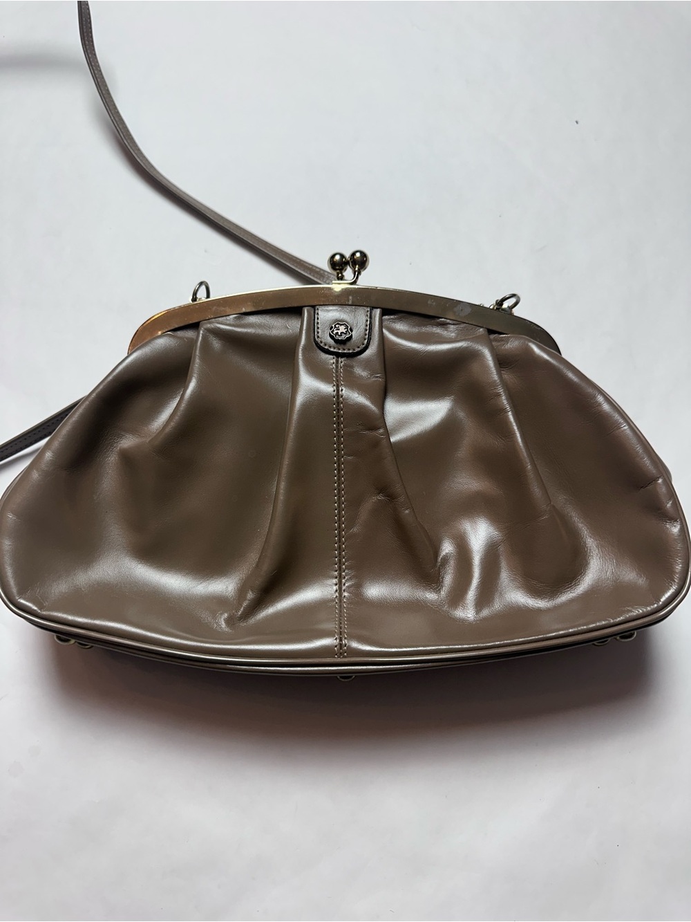 Vintage John Romain 60s 70s Pleated Leather Kiss Lock Frame Shoulder Bag Taupe
